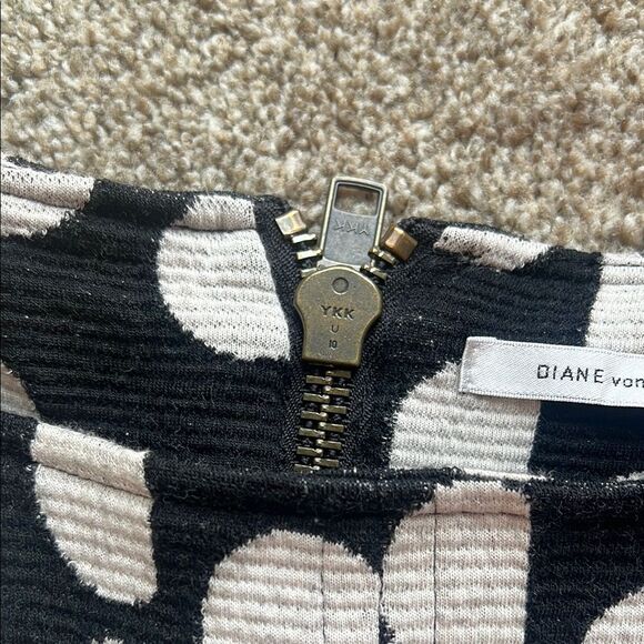 Diane Von Furstenberg Black and Cream Polka Dot Top - Picture 5 of 7